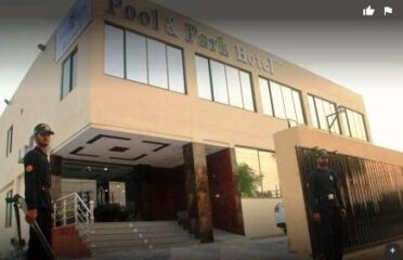 Pool And Park Hotel